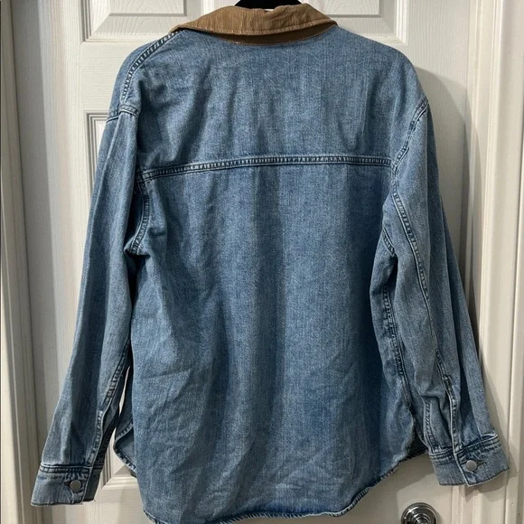 Universal Thread Light Blue Barn Denim Jacket - Picture 3 of 3